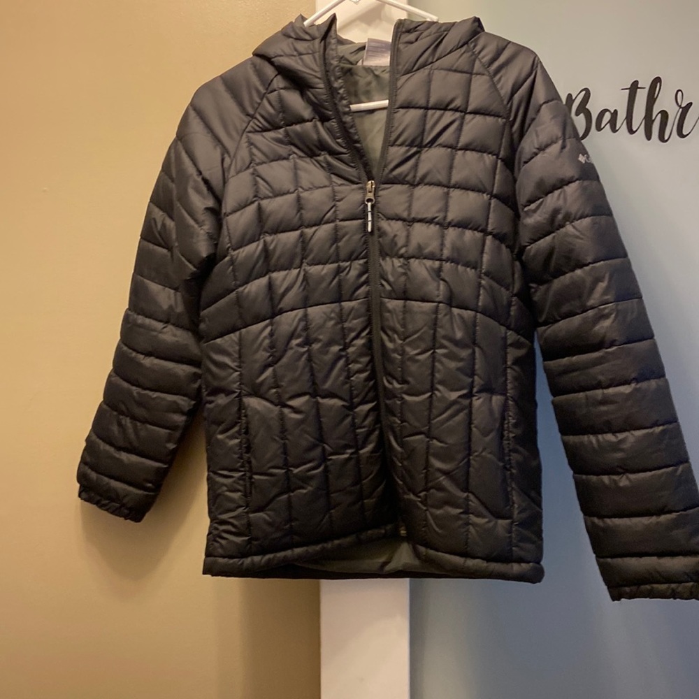 Boys Columbia puffy coat like new